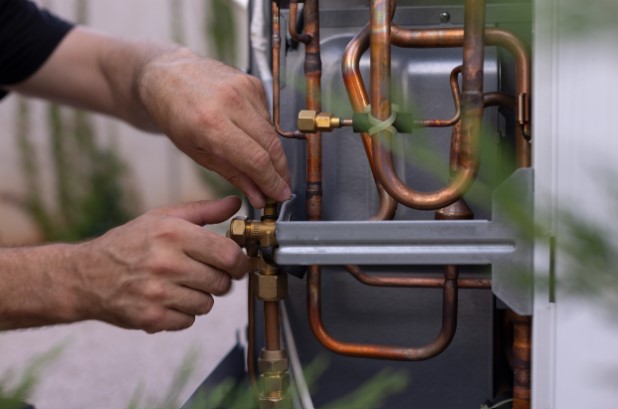 Parts of an AC system: refrigerant lines